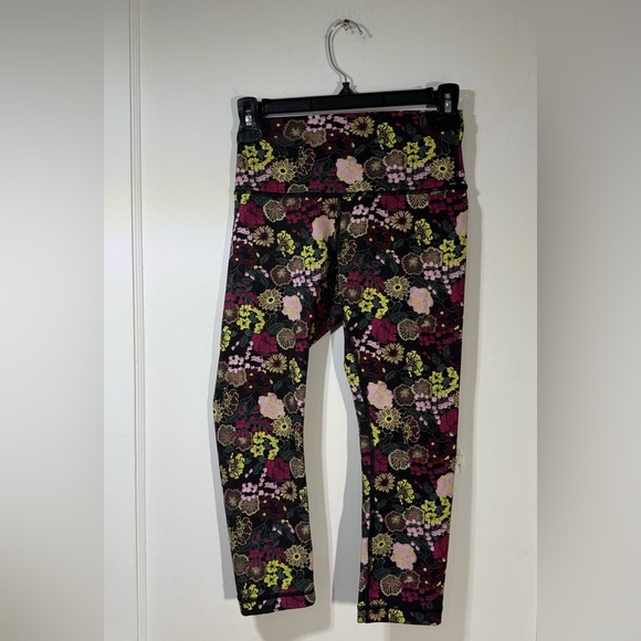 Lululemon Wunder Under Hi-Rise Tight
28" Fluorolace Multi - Picture 2 of 4